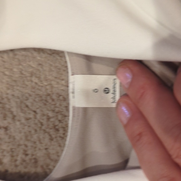 Lululemon - Picture 2 of 3